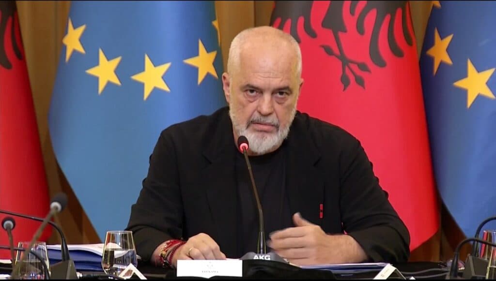 Presion nga protesta? Rama urdhëron ministrat të nisin shkarkimet e drejtorëve të institucioneve në varësi